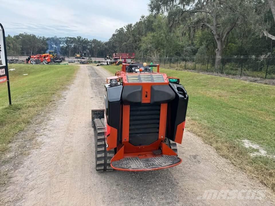 Ditch Witch SK 800 Liukuohjatut kuormaajat