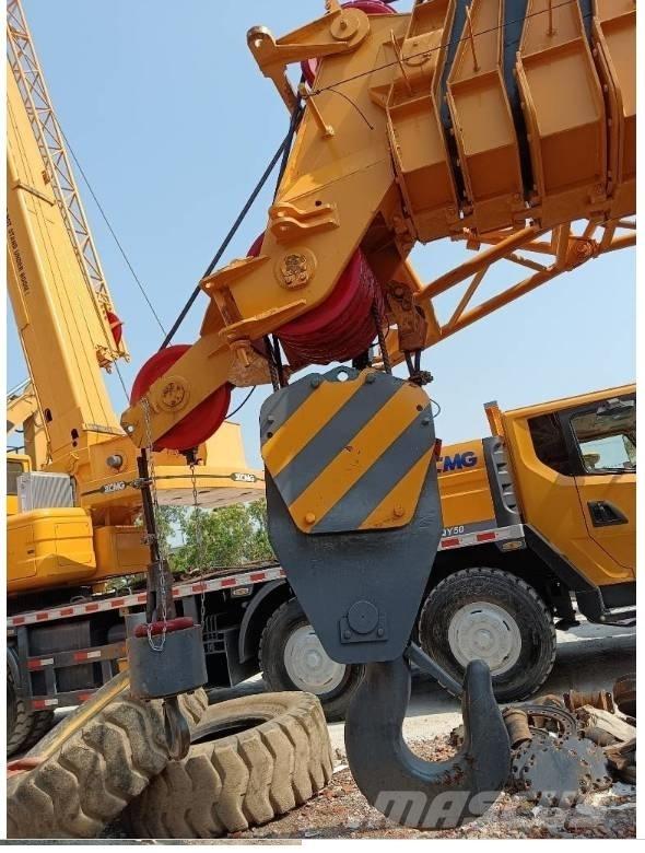 XCMG QY 70 K Mobiilinosturit