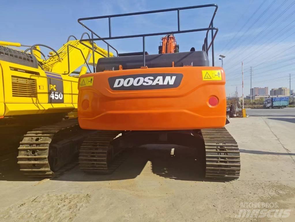 Doosan DX 300 Telakaivukoneet