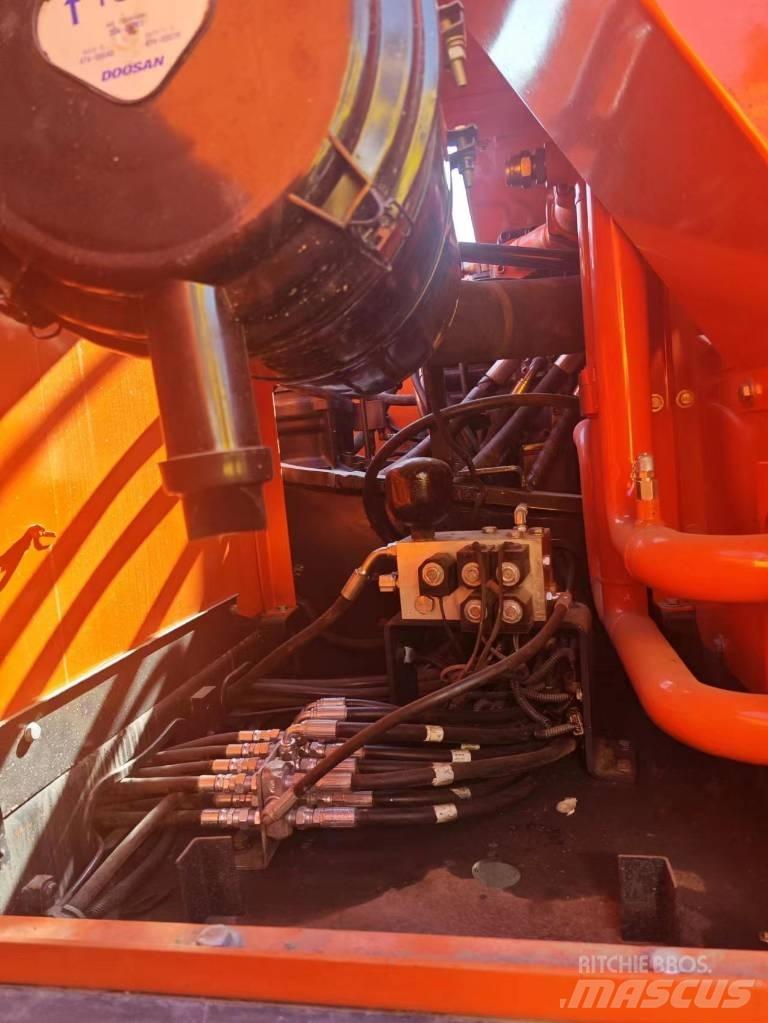 Doosan DX 300 Telakaivukoneet