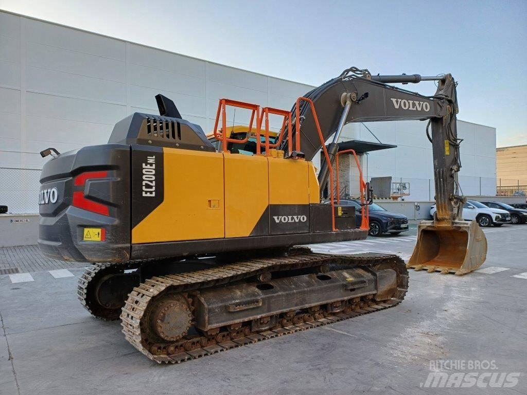 Volvo EC200E NL Telakaivukoneet