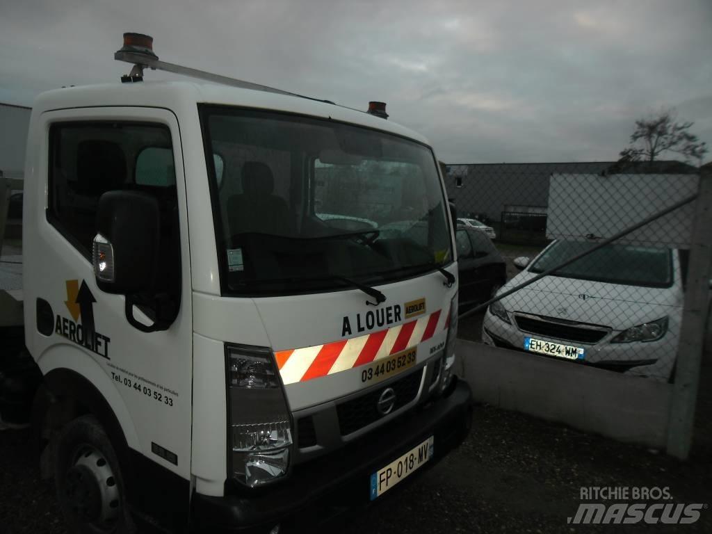 Nissan 35.15 Autonkuljetusautot