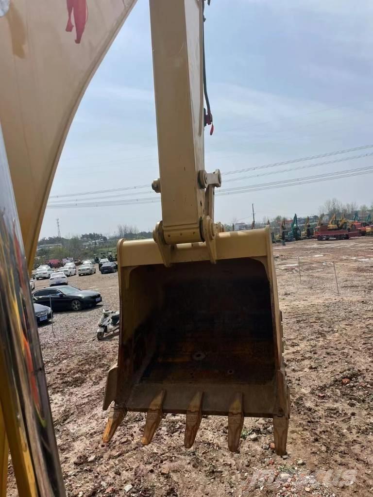 CAT 320D Telakaivukoneet