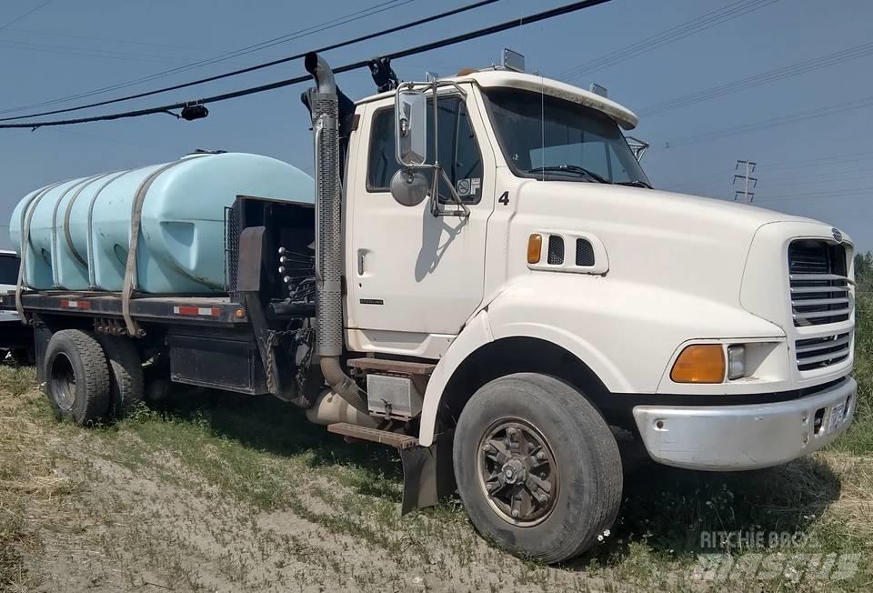 Sterling L 8513 Nosturiautot