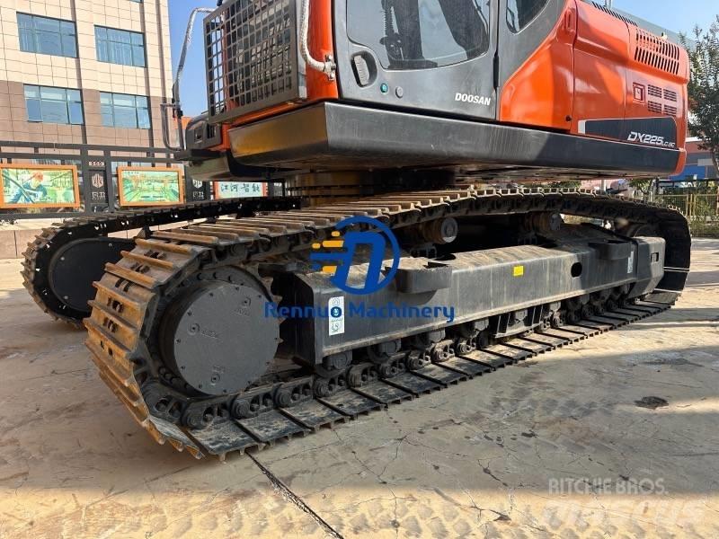 Doosan DX 225 LC-9C Telakaivukoneet