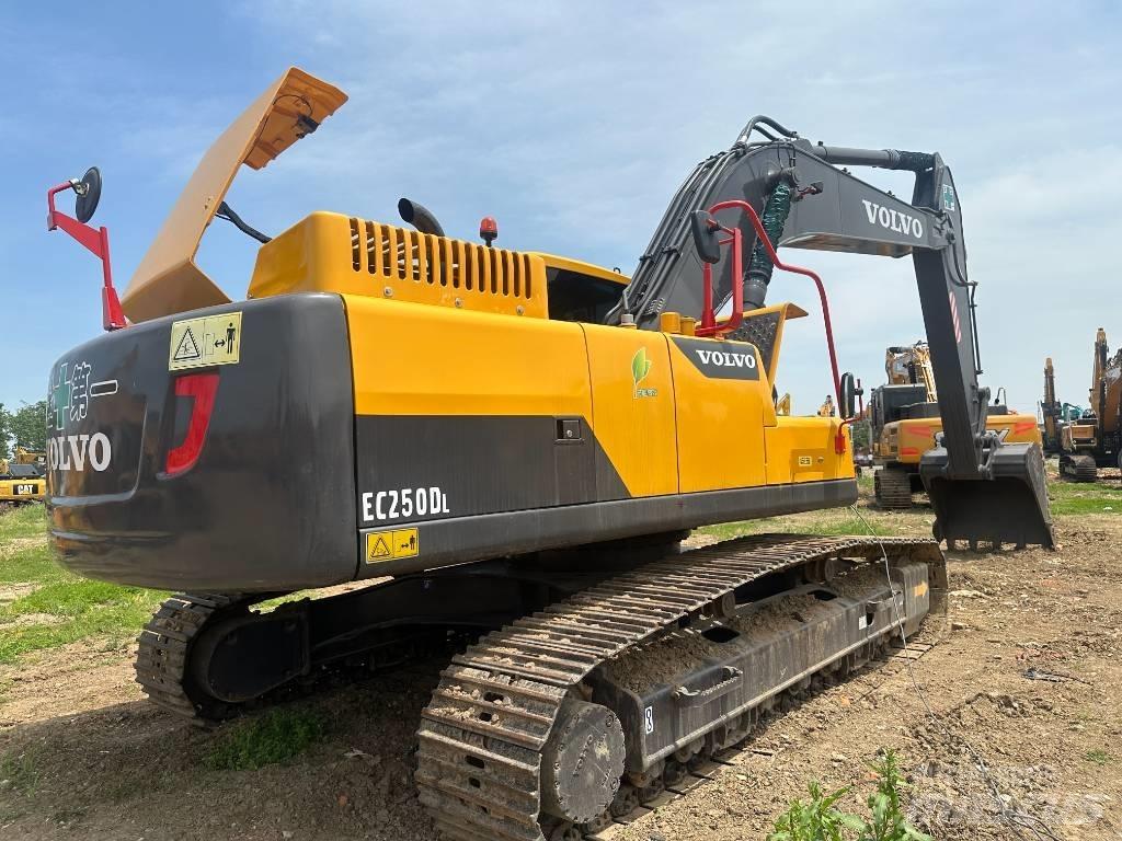 Volvo EC250D Telakaivukoneet