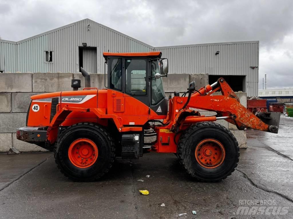 Doosan DL250-5 Pyöräkuormaajat