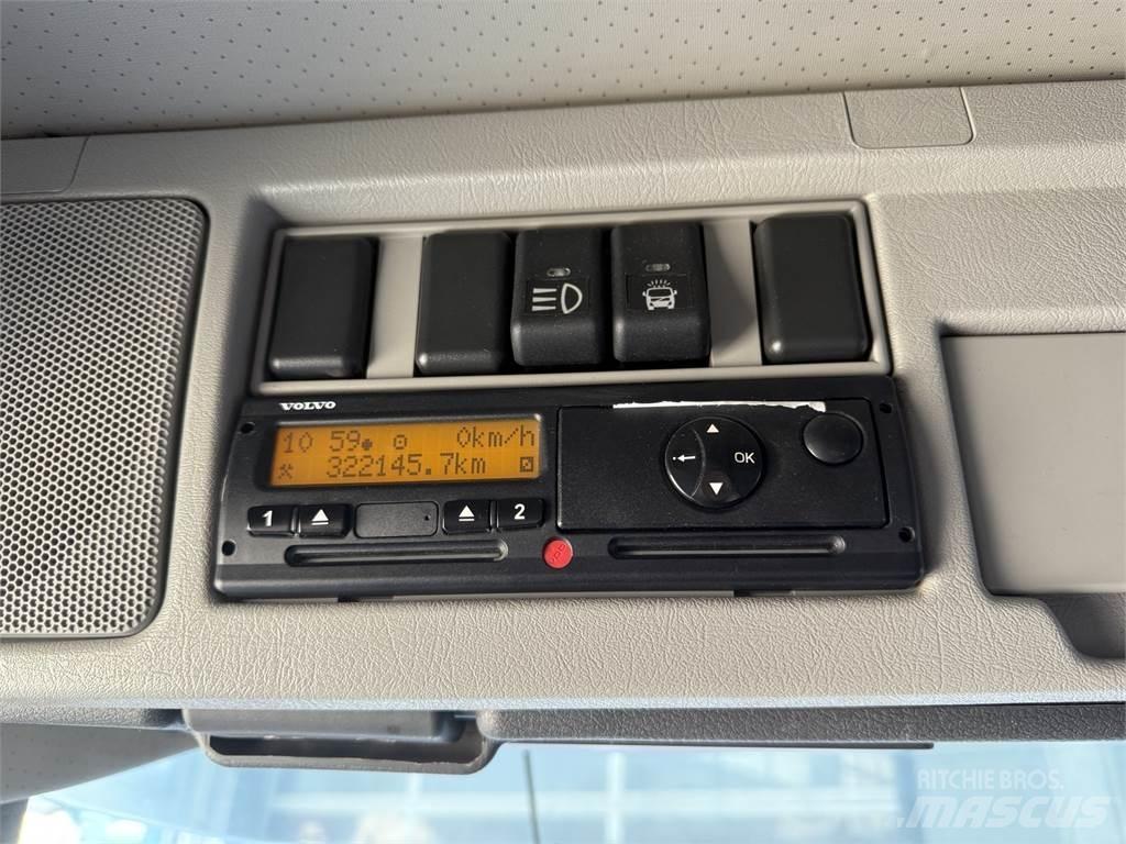 Volvo FM 370 6X2 Nosturiautot