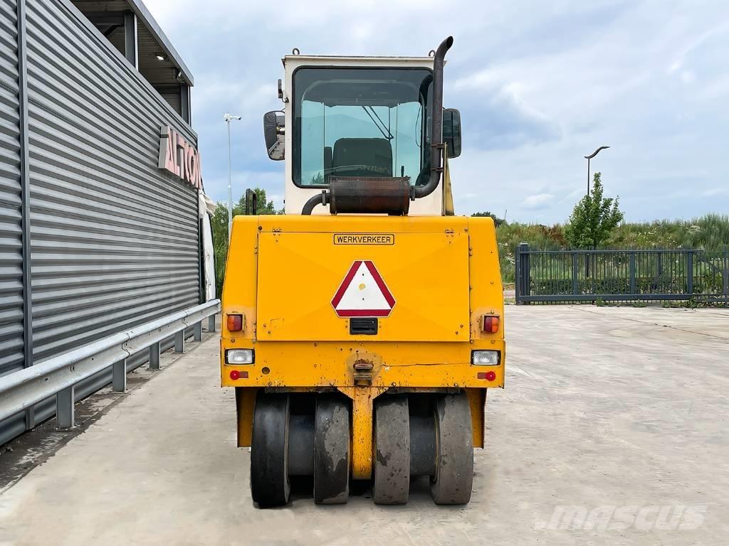 Dynapac CP 142 Kumipyöräjyrät