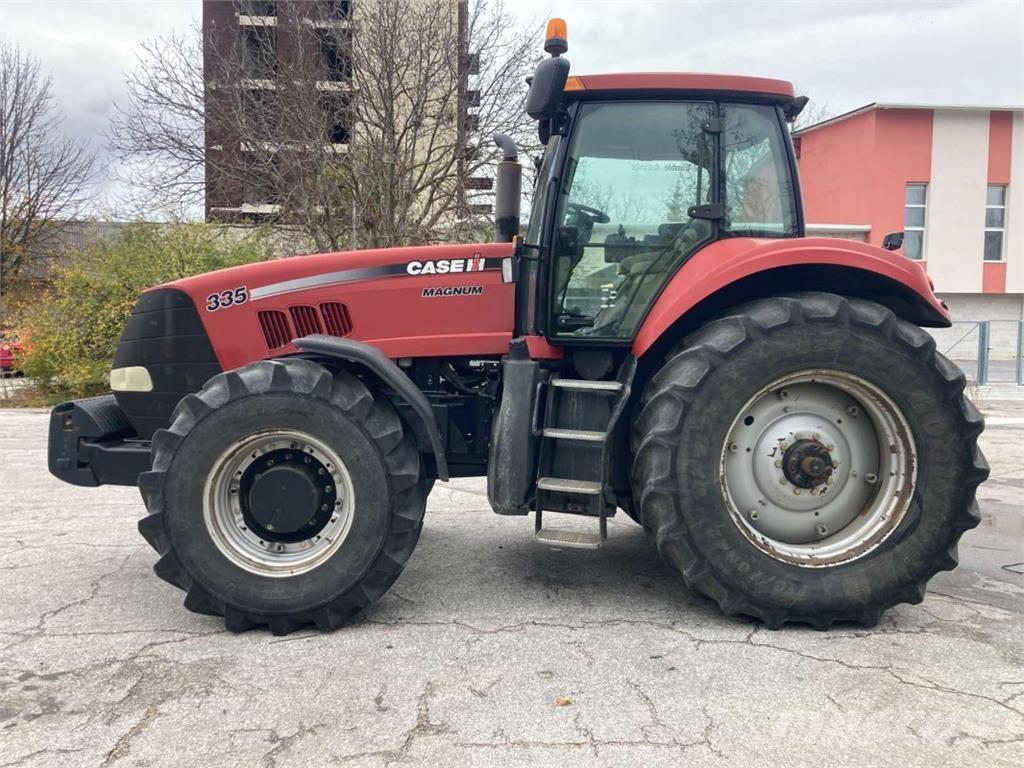 Case IH magnum 335 Traktorit