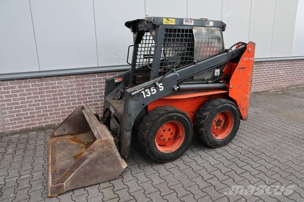 Thomas T135S Liukuohjatut kuormaajat