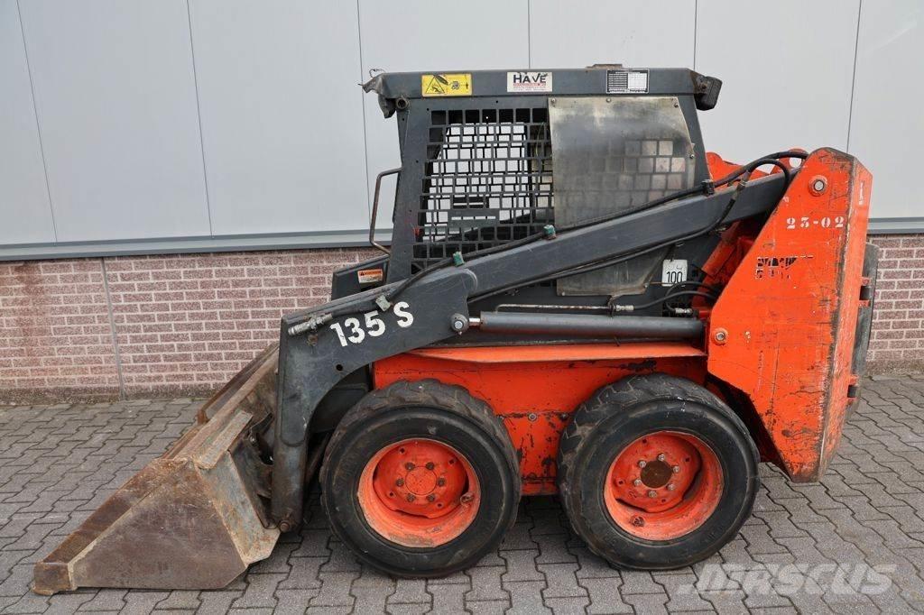 Thomas T135S Liukuohjatut kuormaajat