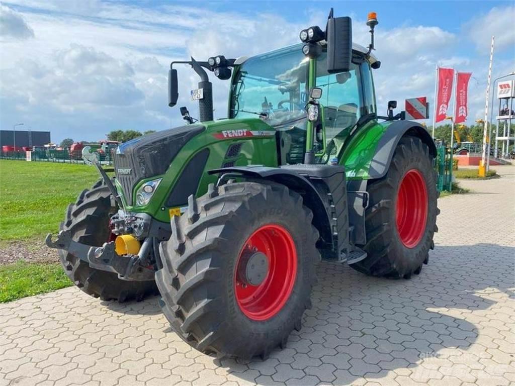 Fendt 724 PROFI+ Traktorit