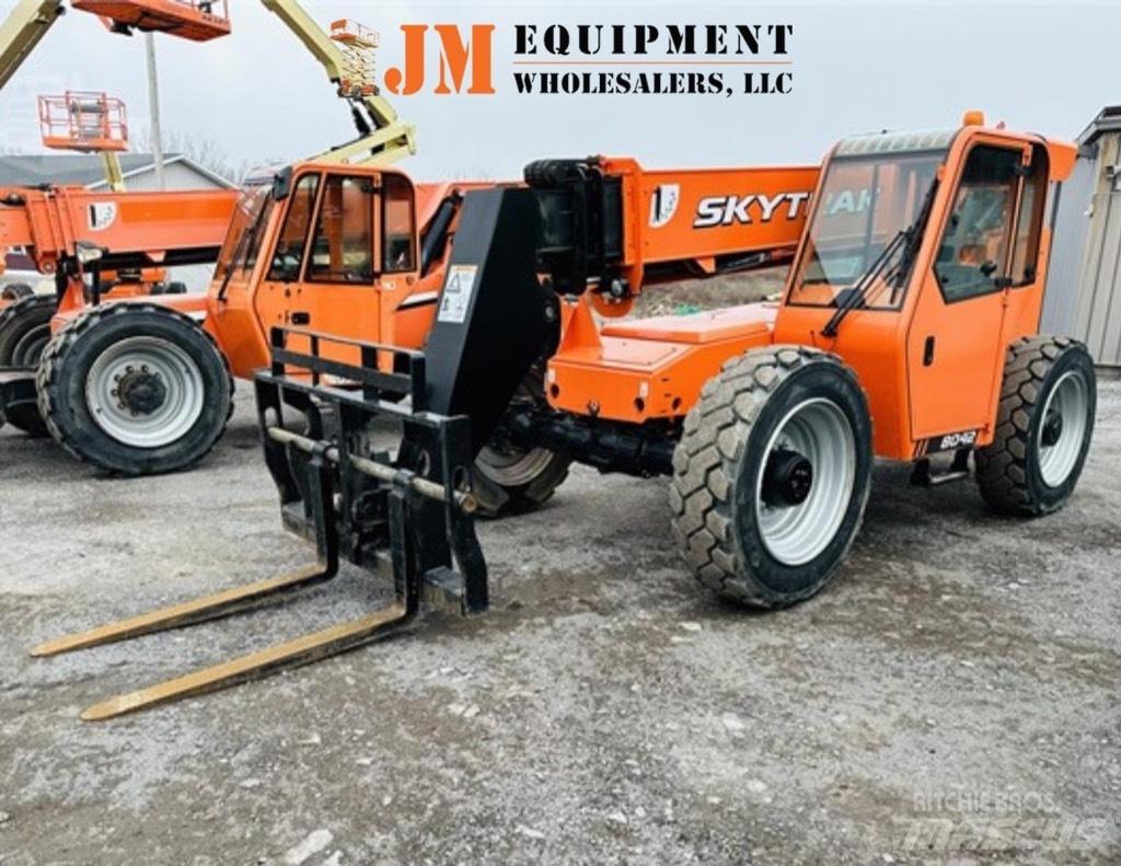 SkyTrak 8042 Kurottajat