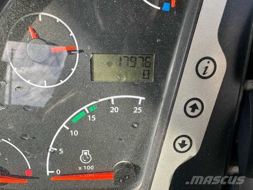 JCB 3 CX Kaivurikuormaajat