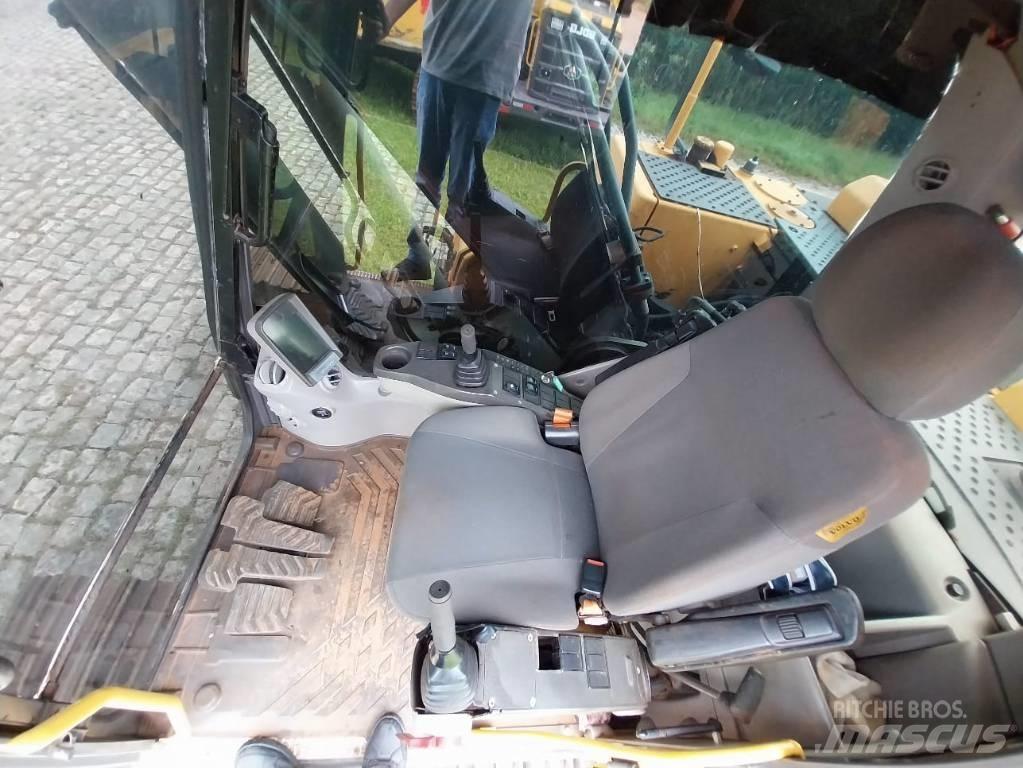 Volvo EC 220 DL Telakaivukoneet