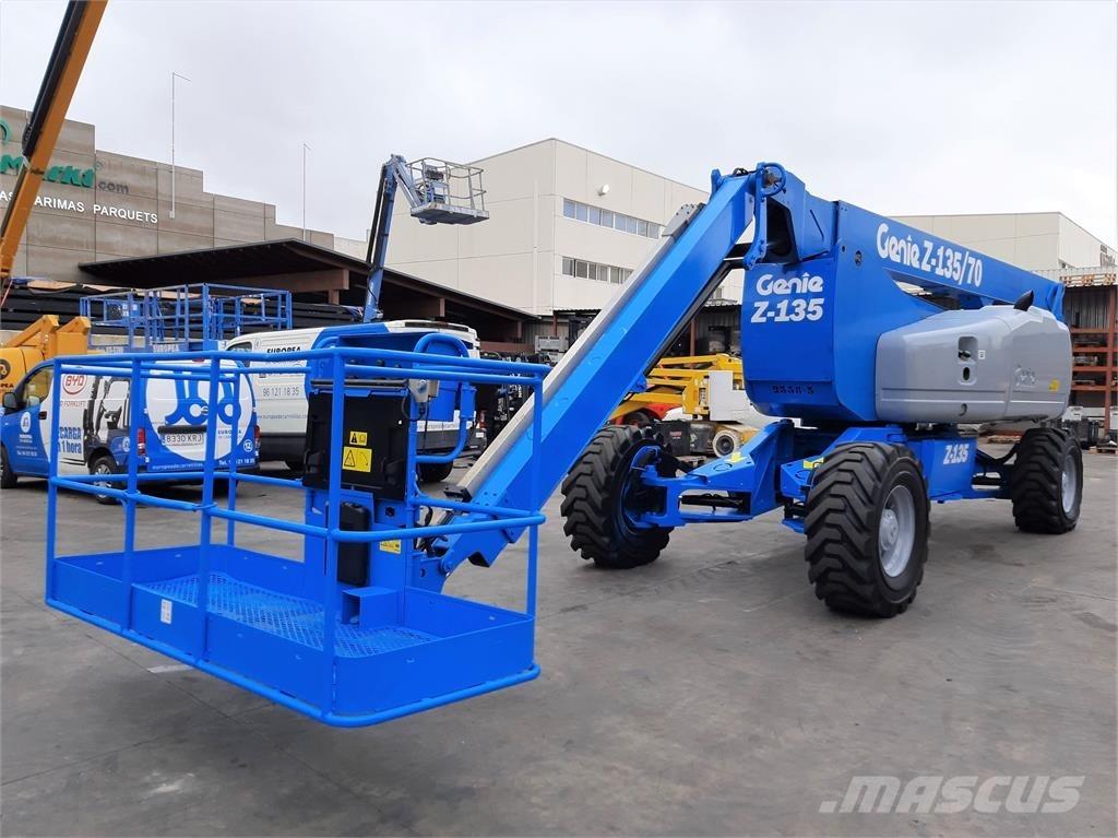Genie Z135 70 Kuukulkijat