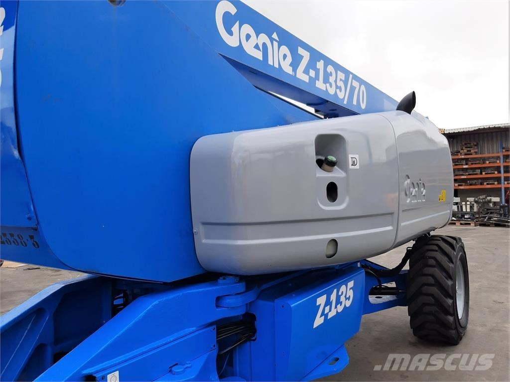 Genie Z135 70 Kuukulkijat