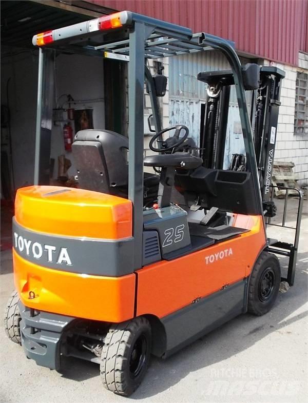 Toyota 7 FBMF 25 Sähkötrukit