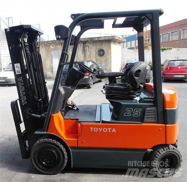 Toyota 7 FBMF 25 Sähkötrukit