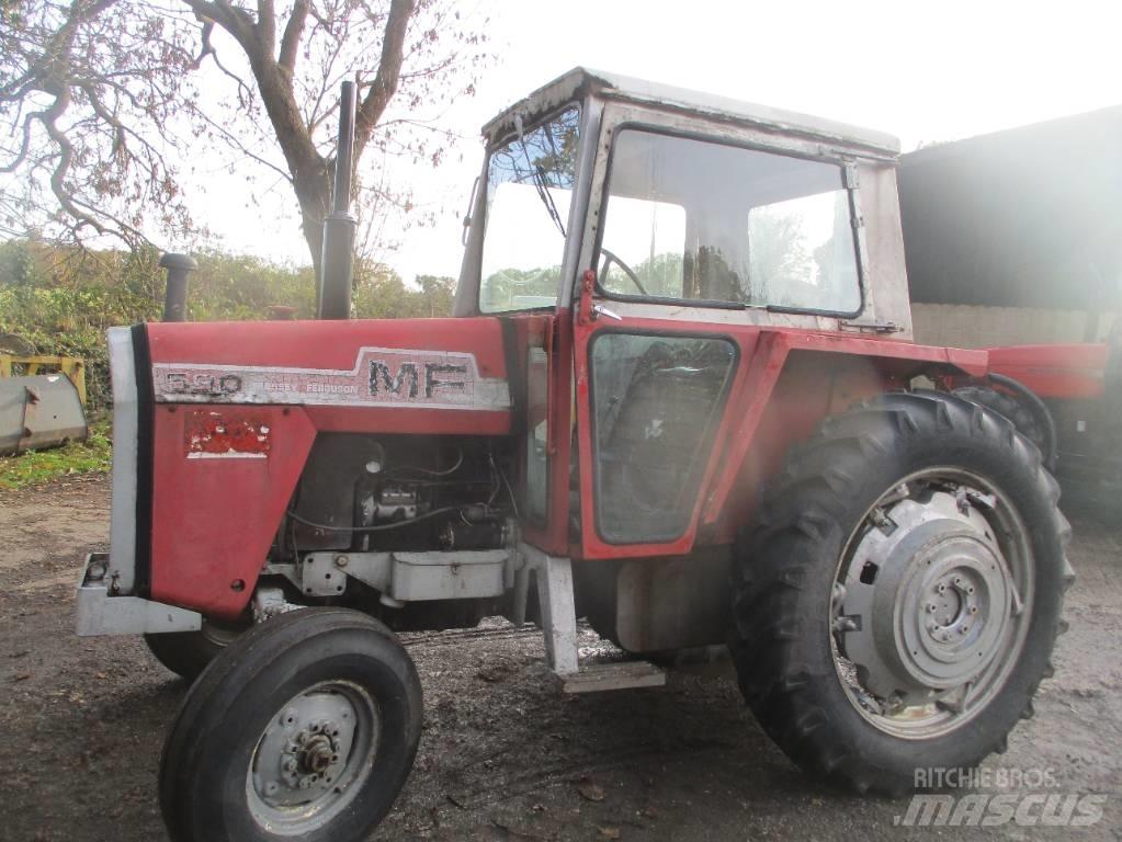 Massey Ferguson 590 Traktorit