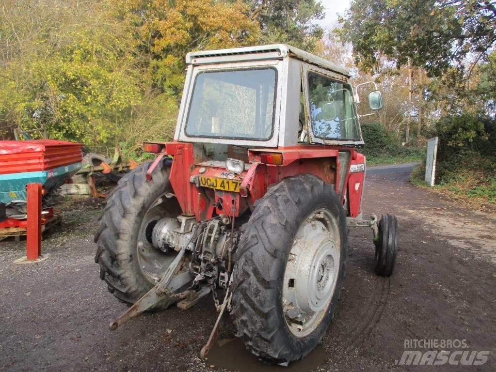 Massey Ferguson 590 Traktorit