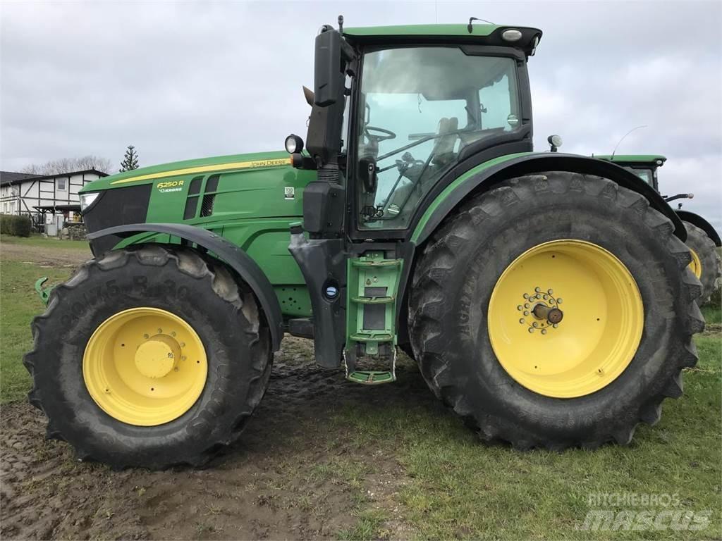 John Deere 6250R Traktorit