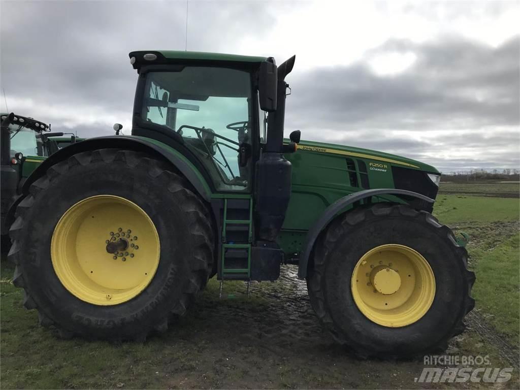 John Deere 6250R Traktorit