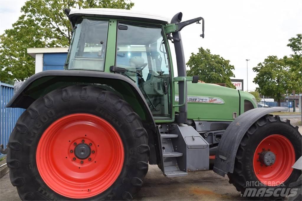 Fendt 712 Vario Traktorit