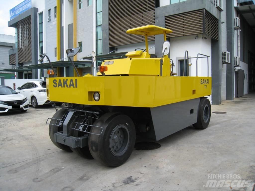 Sakai T2 Kumipyöräjyrät