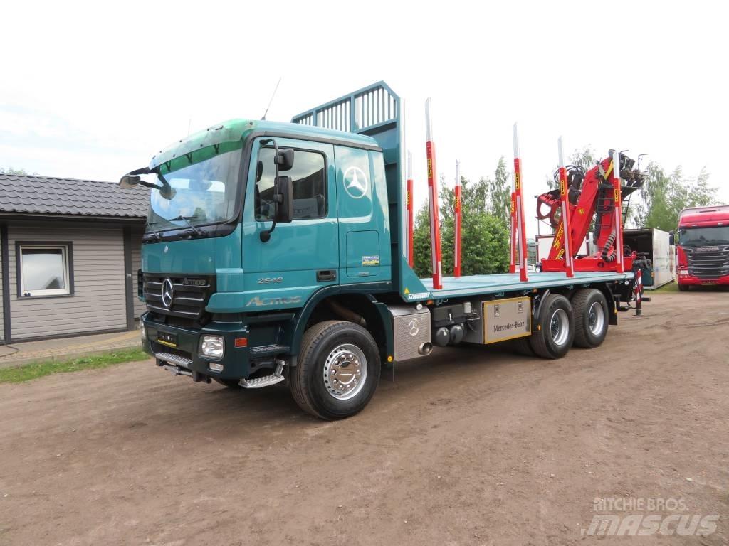 Mercedes-Benz 6X4 Puuautot