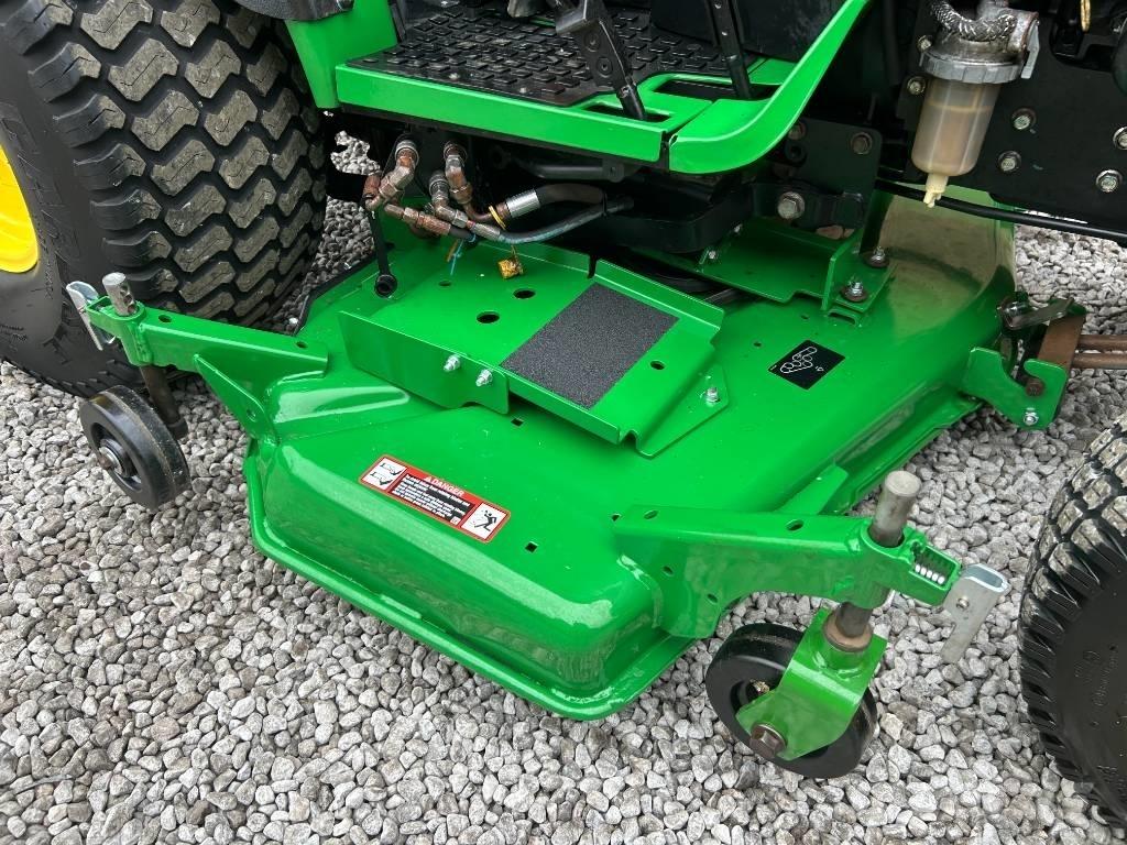 John Deere 2032R Taajamatraktorit