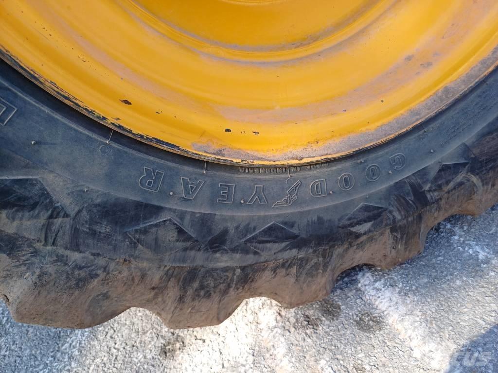 JCB 930-2 Maastotrukit