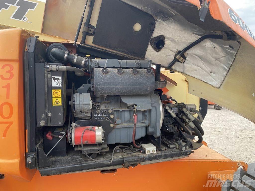 JLG 600AJ Kuukulkijat