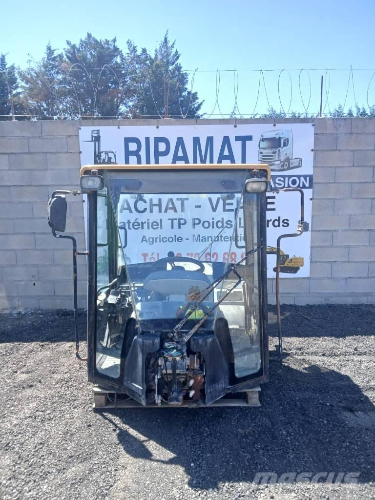 CAT 906 Ohjaamo ja sisusta
