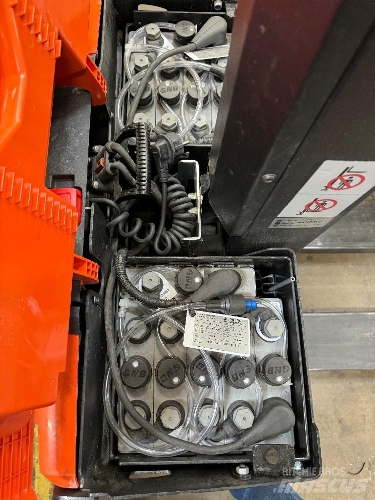 Toyota SWE080L Käyden ajettavat pinoamistrukit