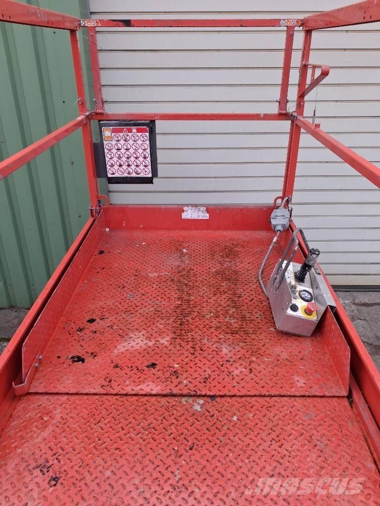 SkyJack SJ III 4632 Saksilavat