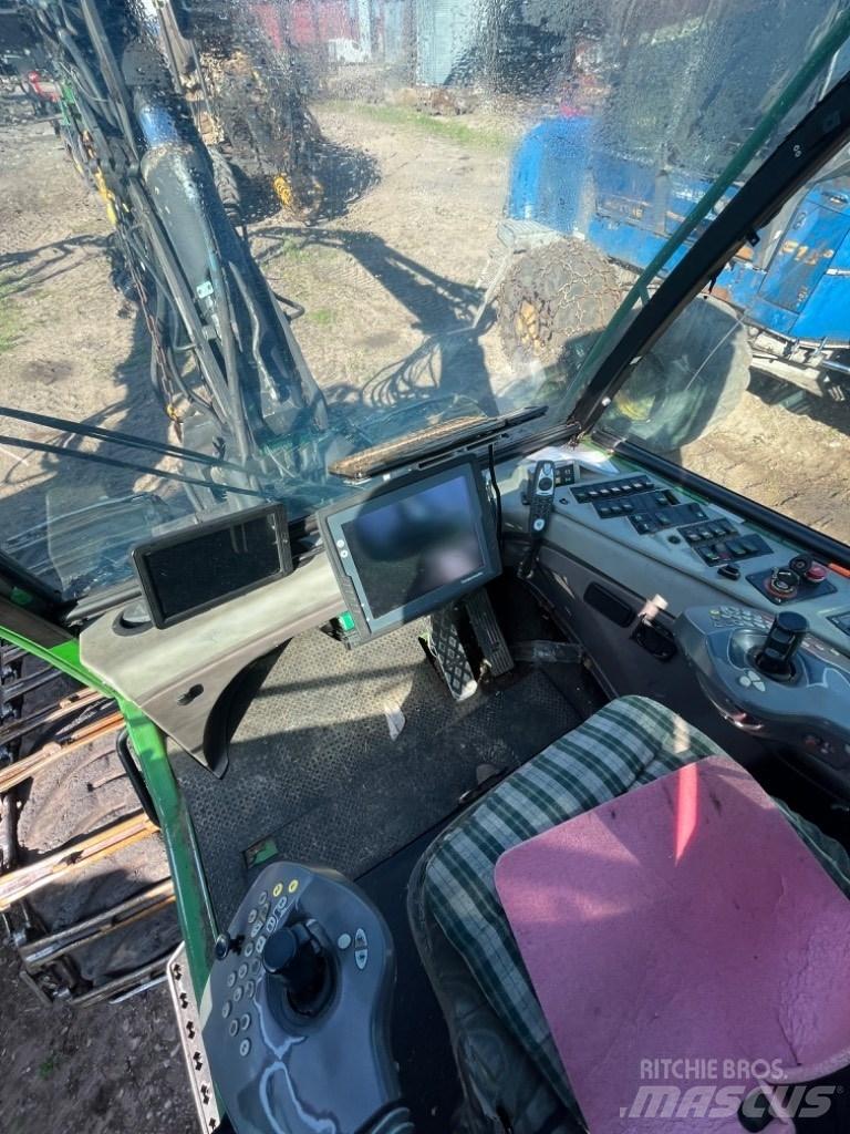 John Deere 1070 D Harvesterit