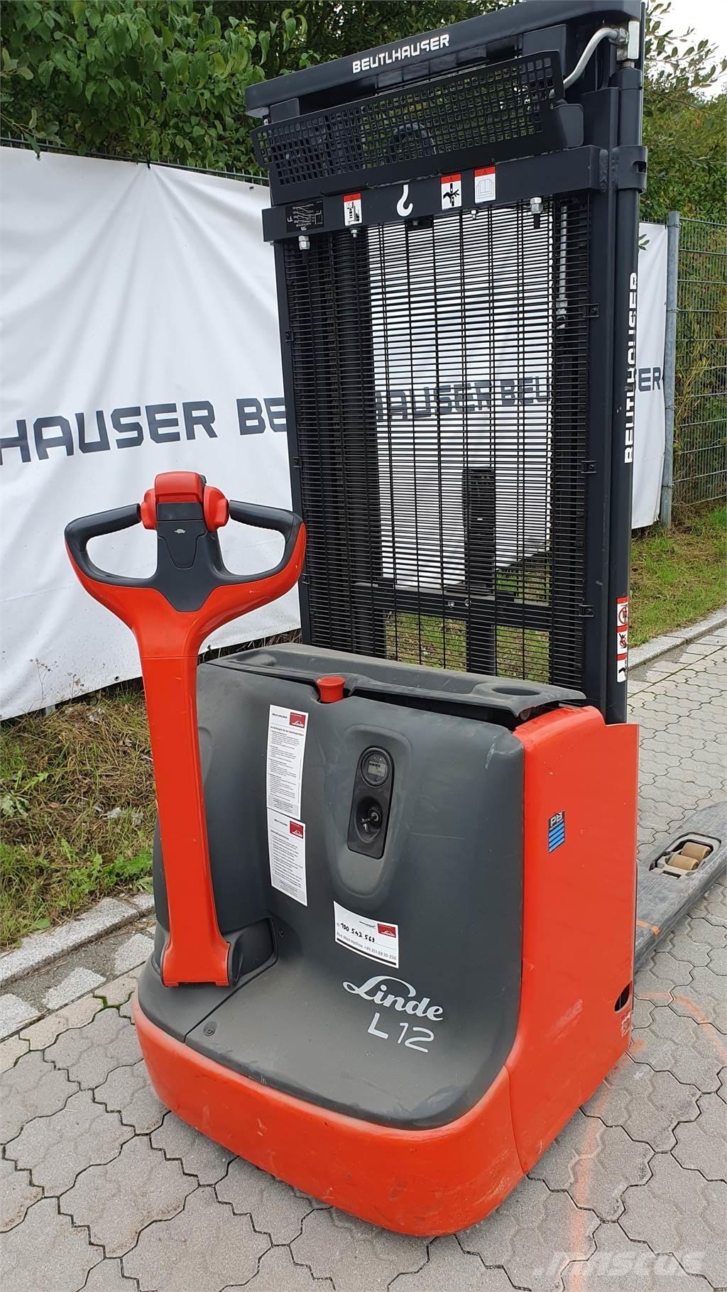 Linde L12i Käyden ajettavat pinoamistrukit