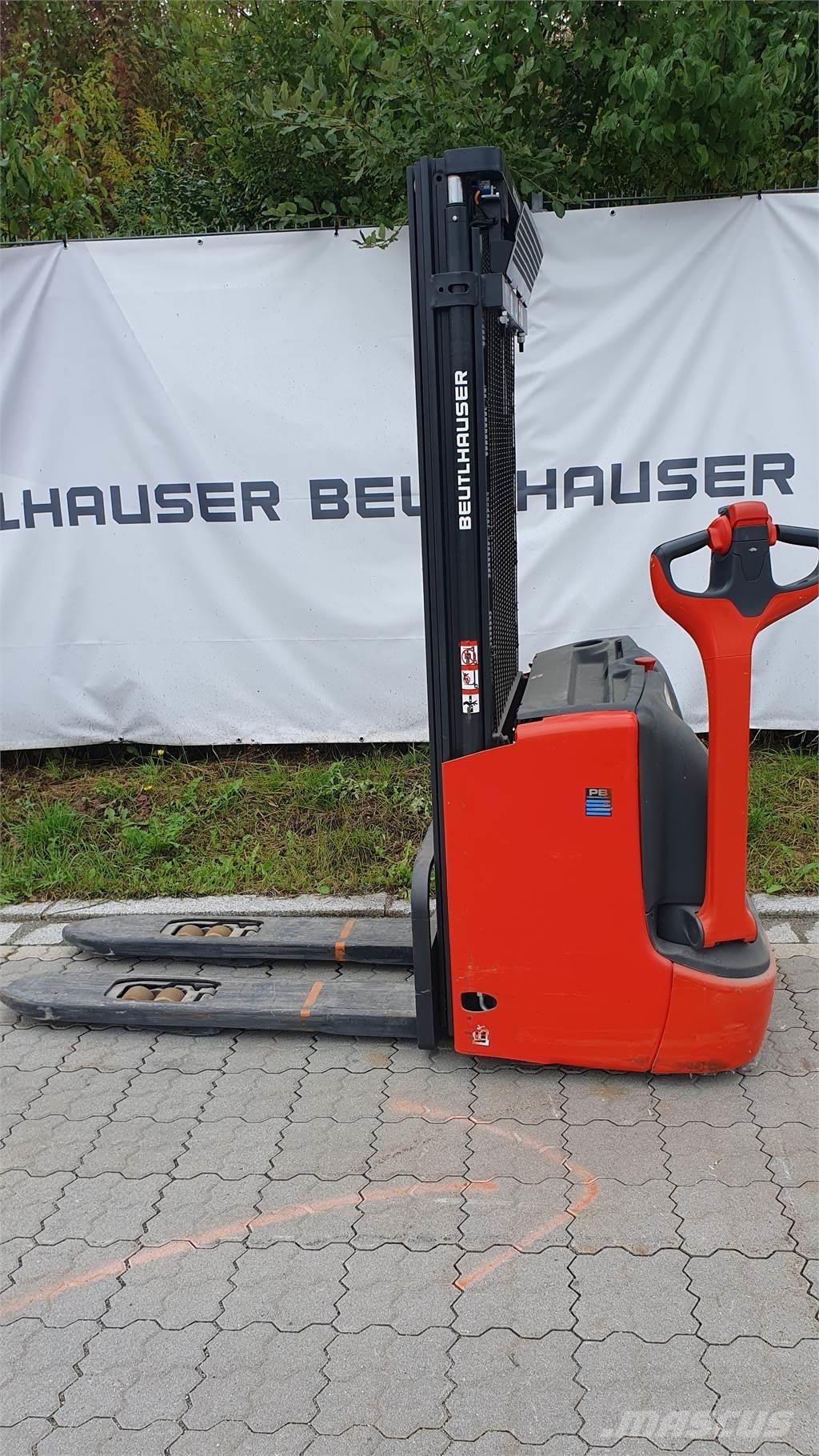Linde L12i Käyden ajettavat pinoamistrukit