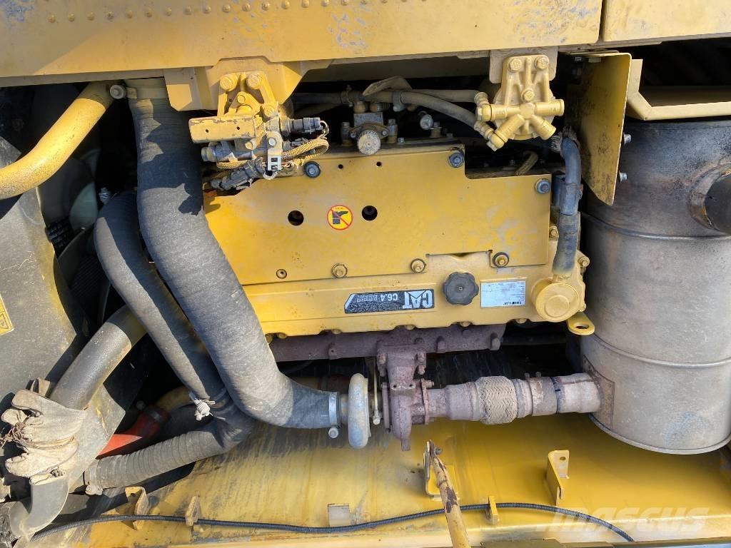 CAT 320 D Telakaivukoneet