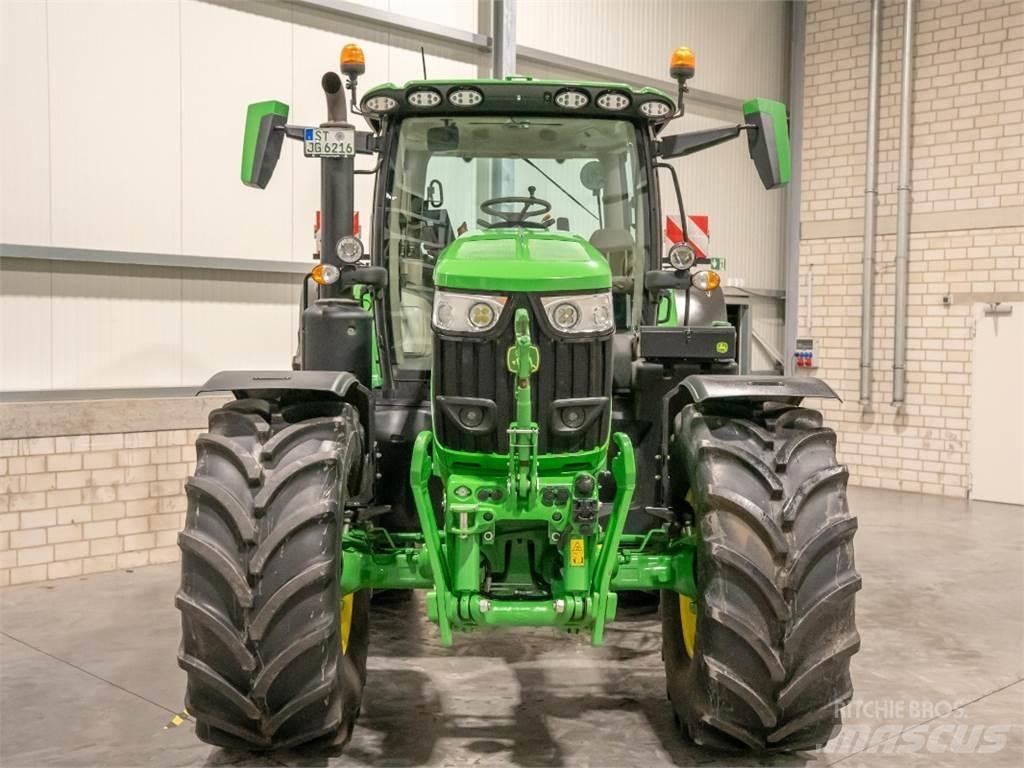 John Deere 6R215 Traktorit