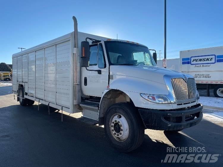 International 4300 Juomien jakeluautot