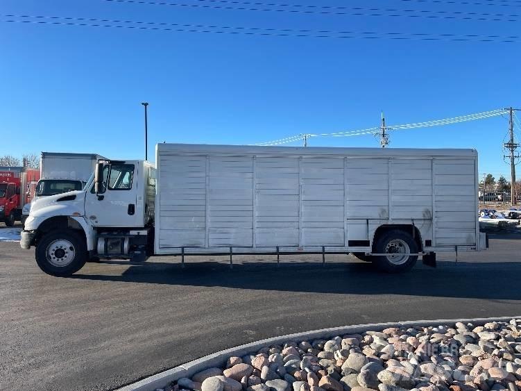 International 4300 Juomien jakeluautot