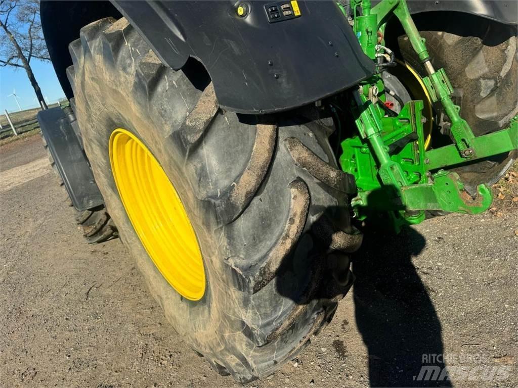John Deere 6230R Traktorit