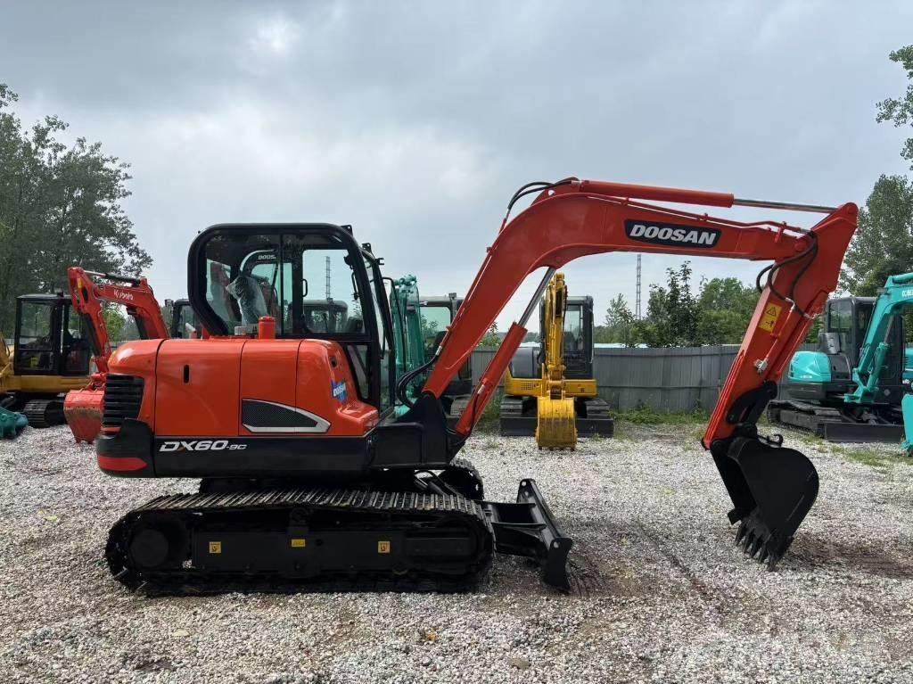 Doosan DX 60 Minikaivukoneet < 7t