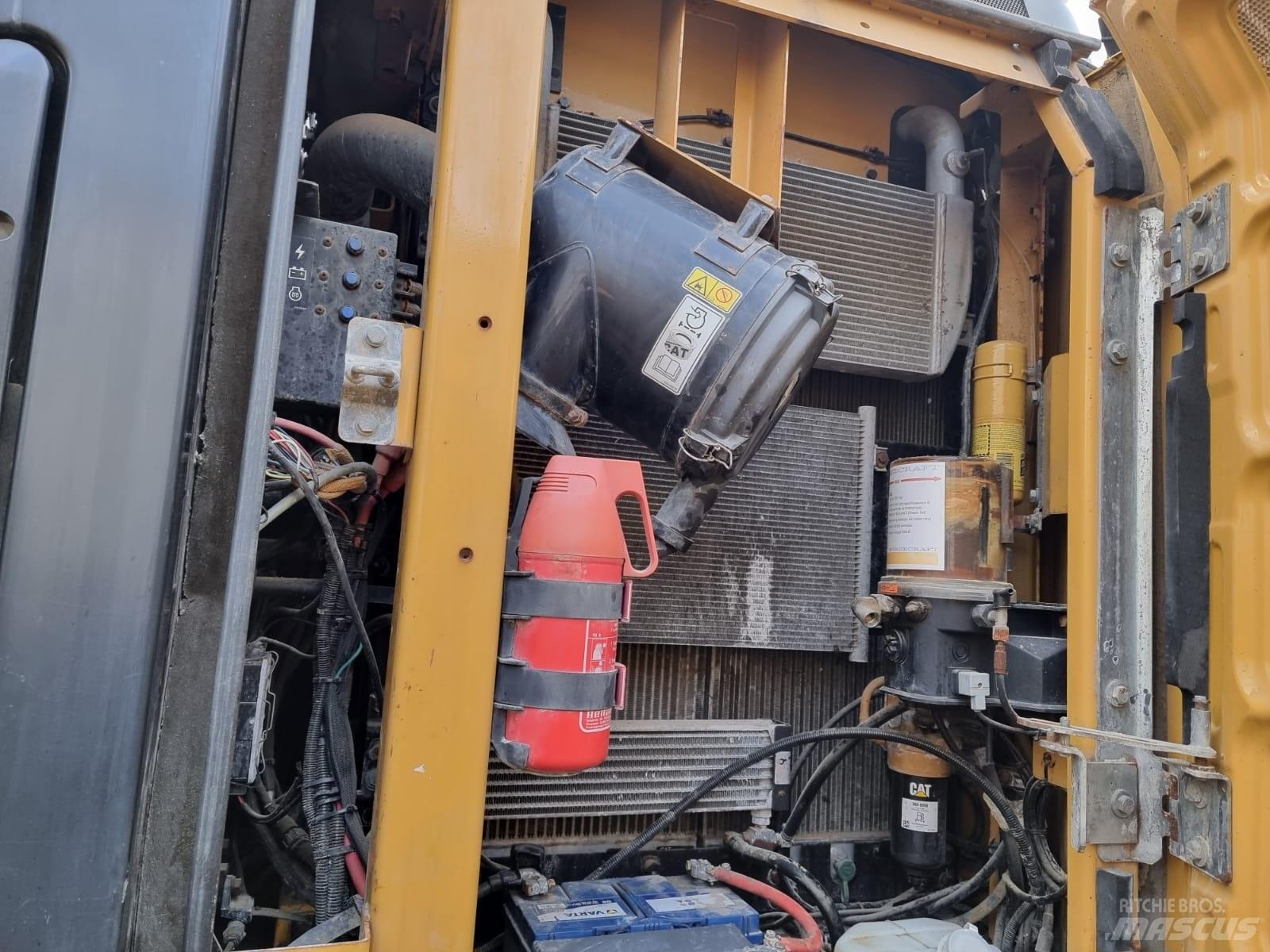 CAT 320 E Telakaivukoneet