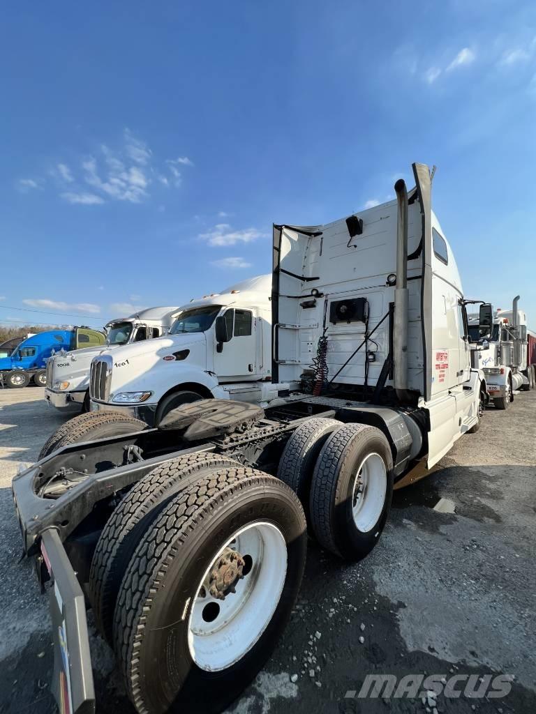 Volvo VLN 670 Vetopöytäautot