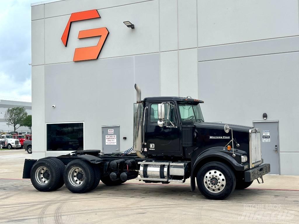 Western Star 4900 Vetopöytäautot