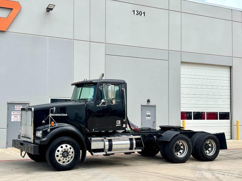 Western Star 4900 Vetopöytäautot